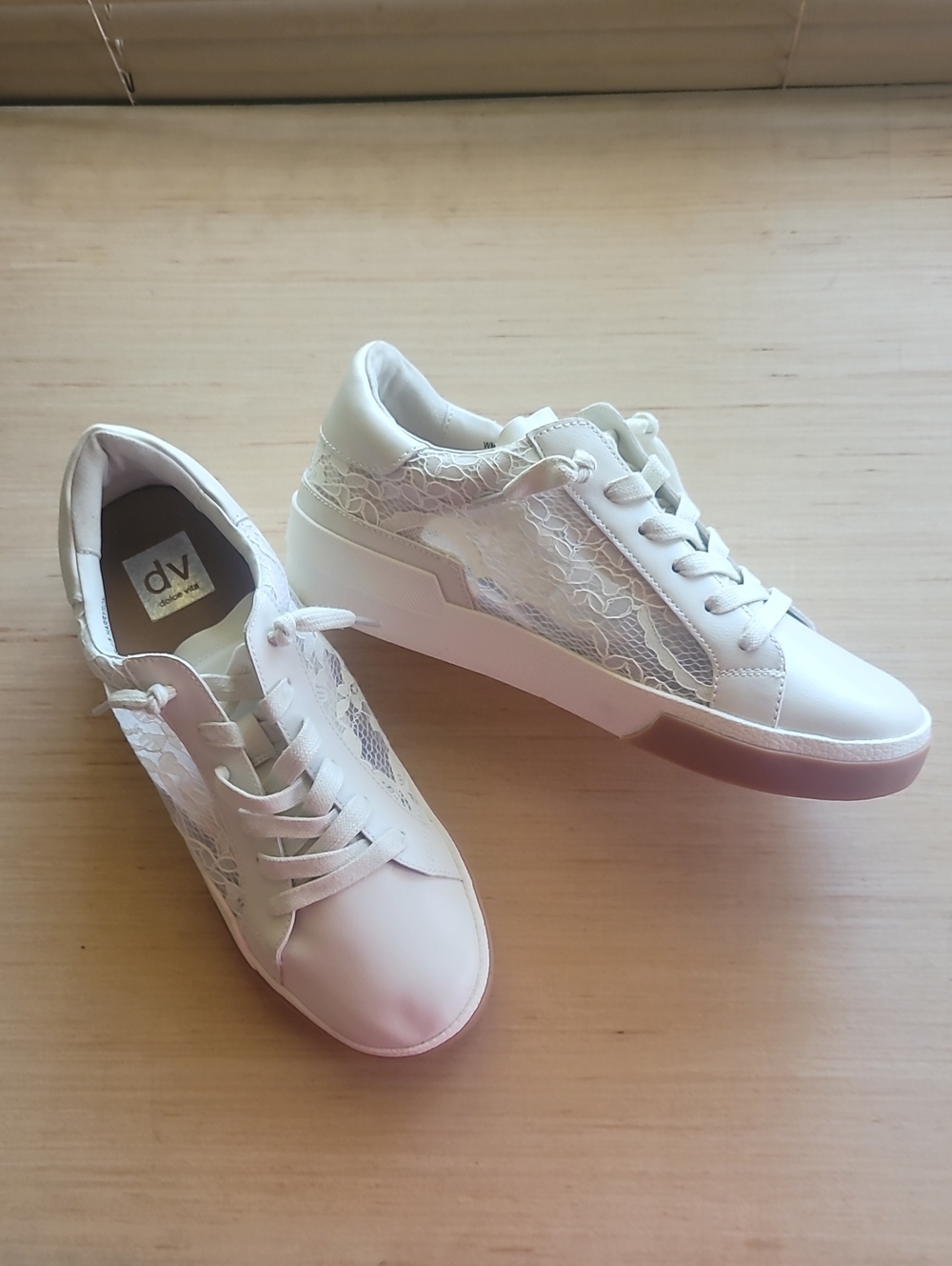 DV by Dolce Vita Harryson Sneakers Sz 9.5
